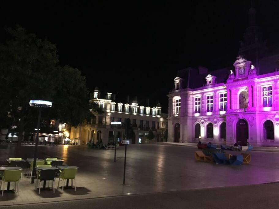 Bel Appartement Climatise Plein Centre Ville Poitiers Zewnętrze zdjęcie
